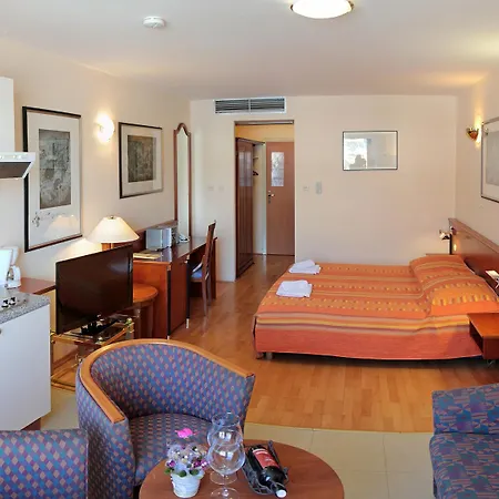 Guest house Apartel Park Osejava Makarska