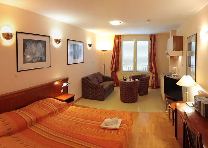 Gasthuis Apartel Park Osejava 4*