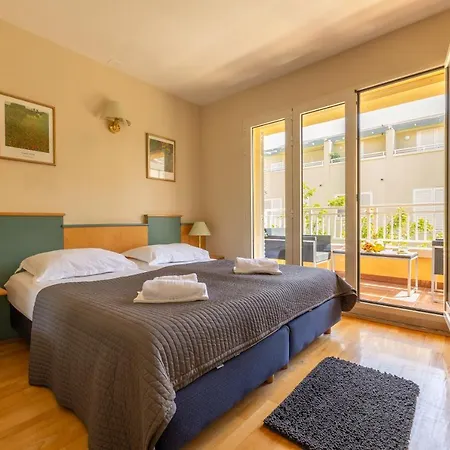 Apartel Park Osejava ゲストハウス 4*