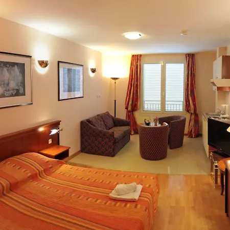 招待所 Apartel Park Osejava 4*