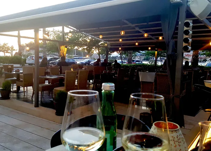 Πανσιόν Apartel Park Osejava 4*