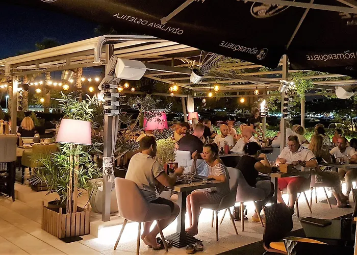 Πανσιόν Apartel Park Osejava 4*