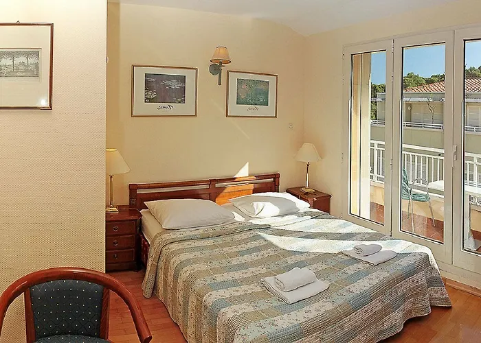 Πανσιόν Apartel Park Osejava